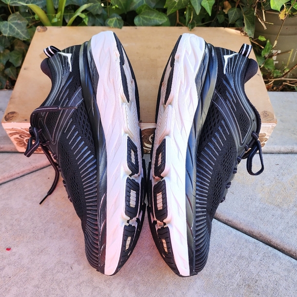 Hoka One One Bondi 7 Athletic Shoes - Picture 4 of 10